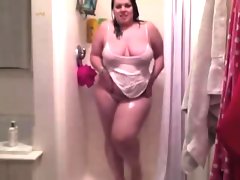 Bbw with big boobs shows off in the..